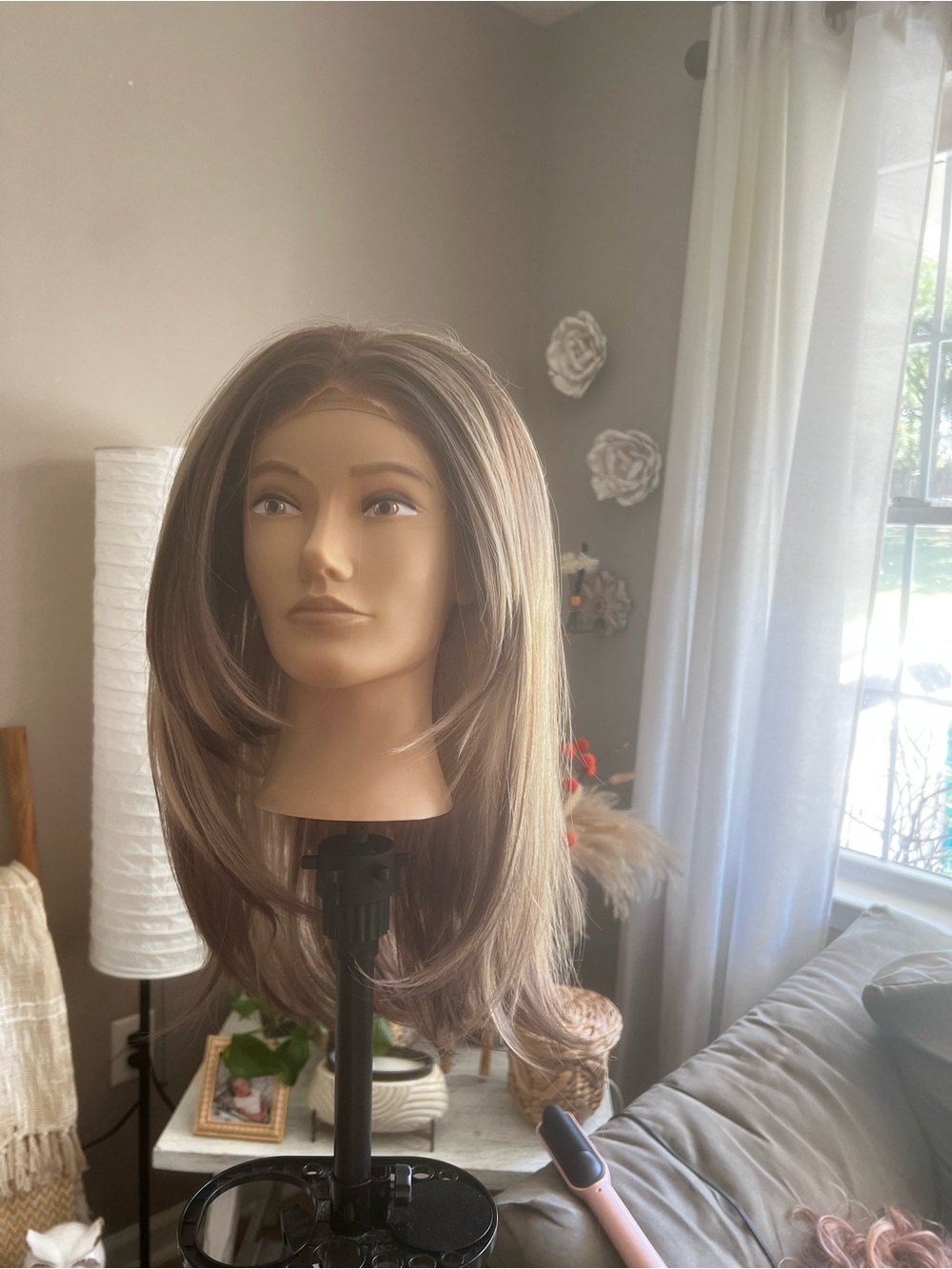 Long Layered Women's Wig in Light Brown - Unbranded